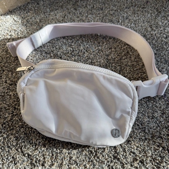 lululemon athletica Handbags - Lululemon Everywhere Belt Bag White